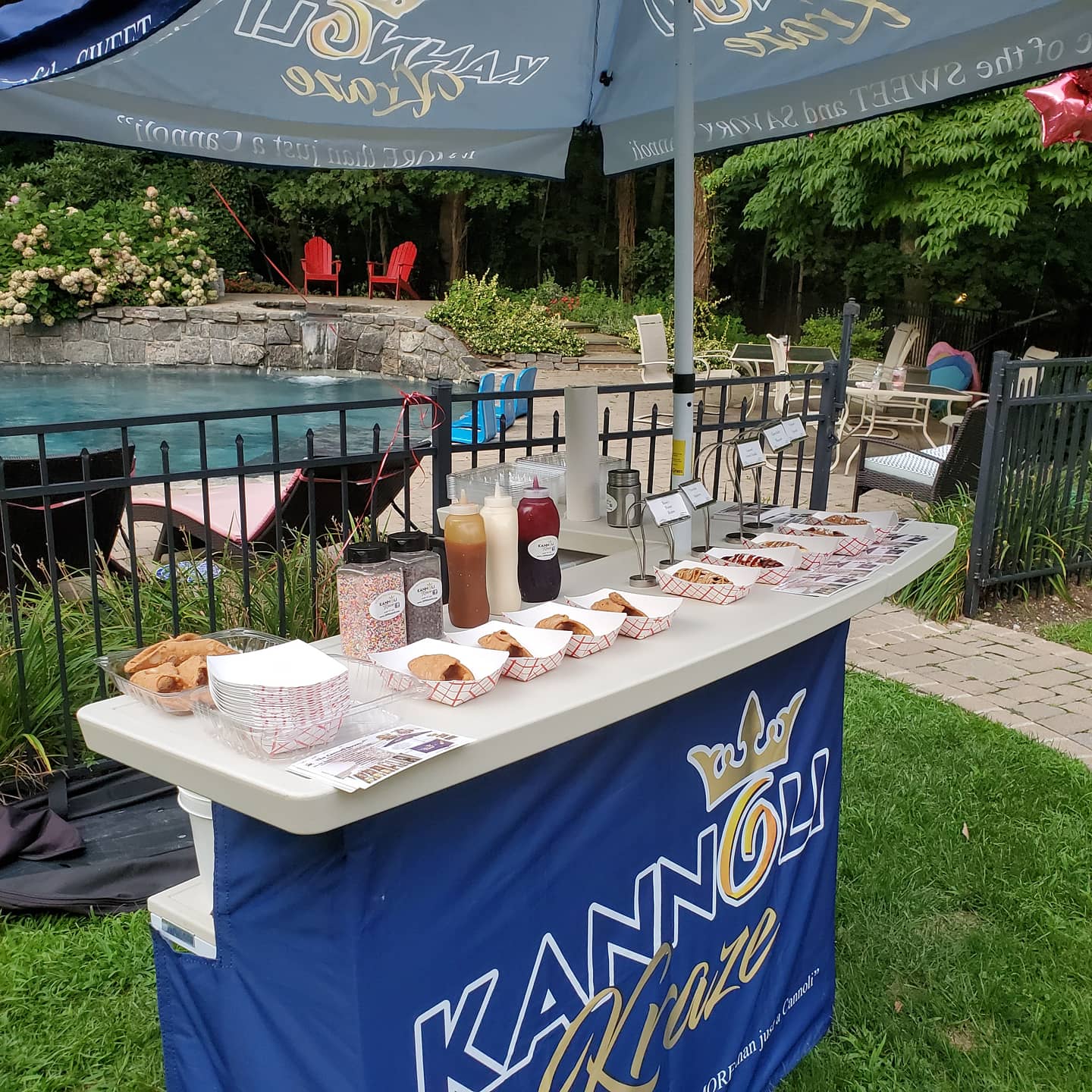 We Bring The Cannoli Shop Right to You!